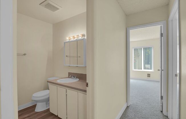 2 beds, 1 bath, 900 sqft, $1,500, Unit 760-72