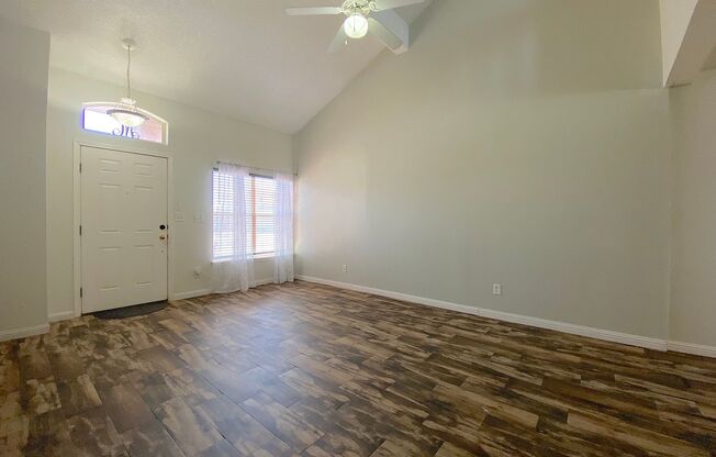 Northeast El Paso 3 bed with Refrig A/C with bonus loft!