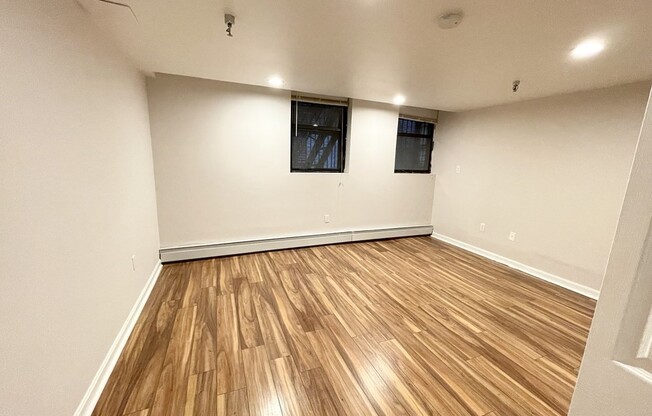 4 beds, 2 baths, $8,000, Unit 26