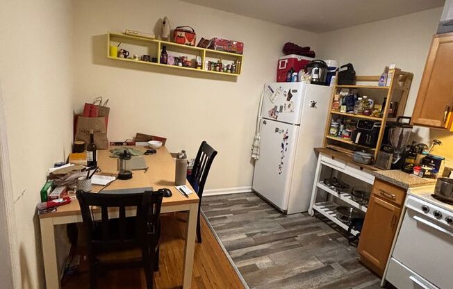 2 beds, 1 bath, 1,000 sqft, $1,295, Unit 19