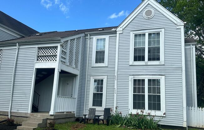 Cute 3 bed duplex in great Hermitage location!