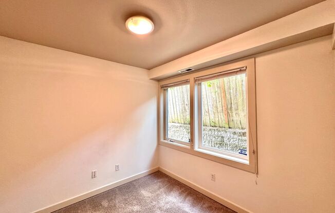 Convenient Northgate 3B Townhome