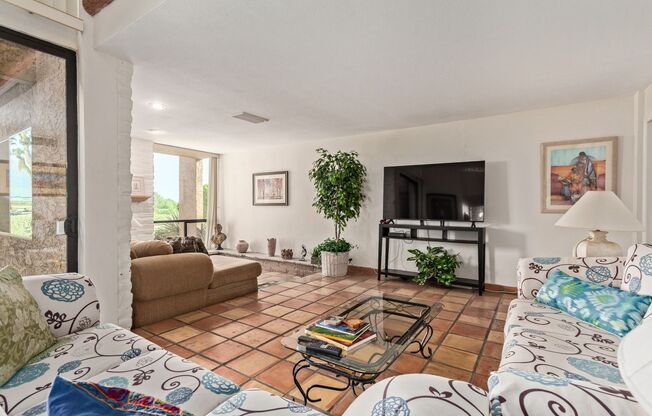 RESORT Style FULLY-FURNISHED Condo in Paradise Valley - 4 bedroom / 2.5 bath