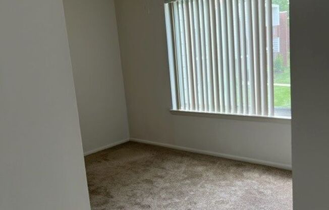 1 bed, 1 bath, 740 sqft, $1,395, Unit 00 - A- 8