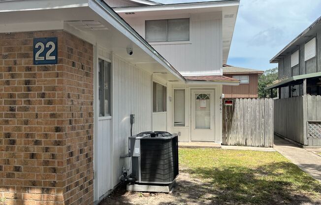 Two Story South Side Townhome