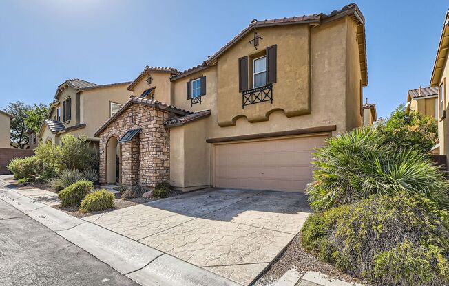 Beautiful 2 Story Home Freshly Painted!!!