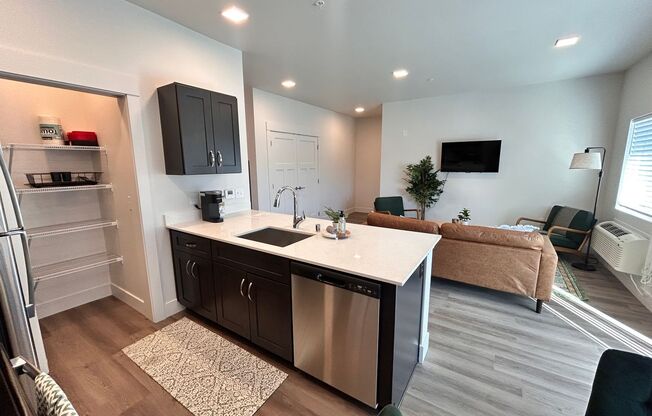 2 beds, 2 baths, 900 sqft, $1,850, Unit 111 (STR)