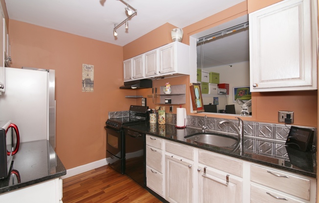 2 beds, 2 baths, $3,250
