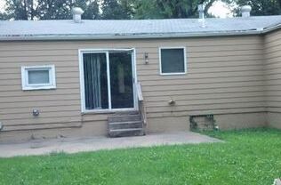 3 beds, 1 bath, $1,295