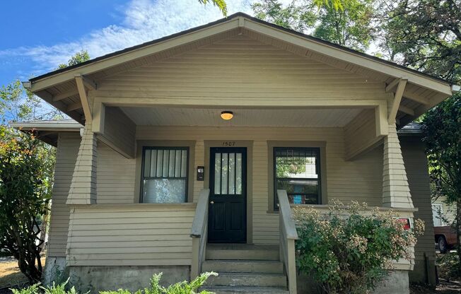 3 beds, 1 bath, $2,100