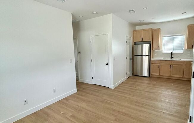 2 beds, 1 bath, $3,300