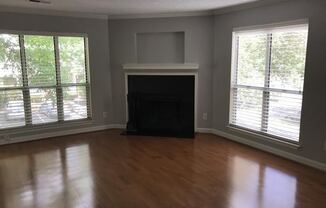 2 beds, 1 bath, $1,295