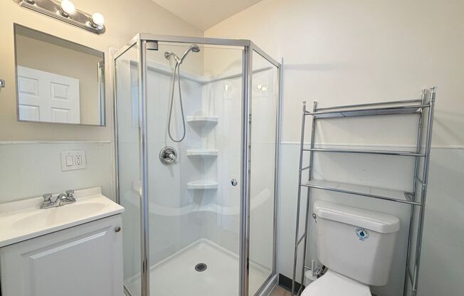 Studio, 1 bath, $1,195, Unit 44