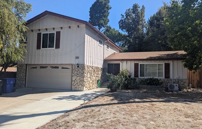 2 Story - 4 Bedroom House w/pool in San Carlos