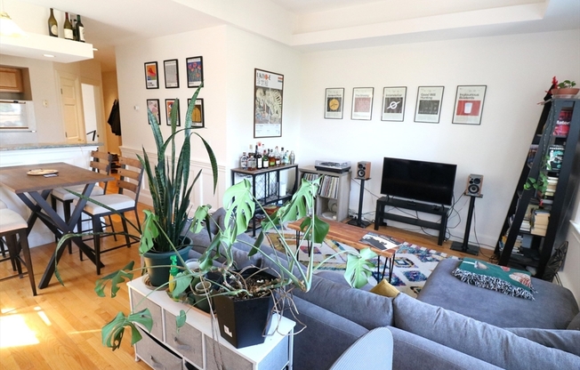 30 UPLAND RD