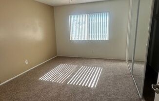 2 beds, 1 bath, 910 sqft, $2,415, Unit I010