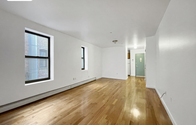 2 beds, 1 bath, $1,986, Unit 5A