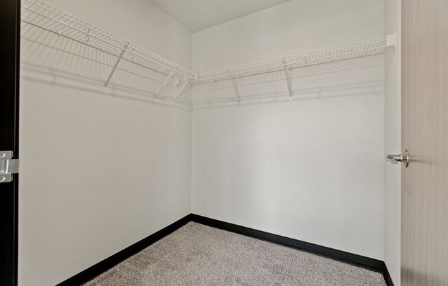 2 beds, 1 bath, 908 sqft, $1,325, Unit #301