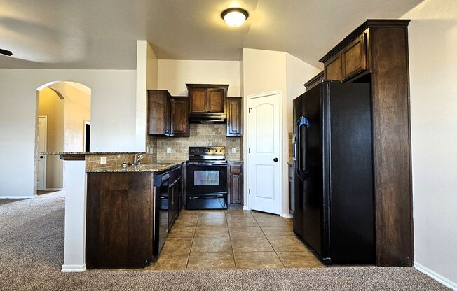 3 beds, 2 baths, $1,825