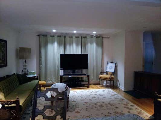 3 beds, 2 baths, 1,300 sqft, $4,800