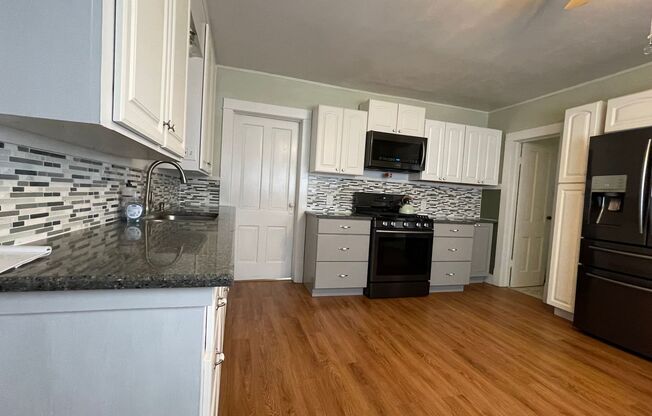 Quaint House close to the Foothills