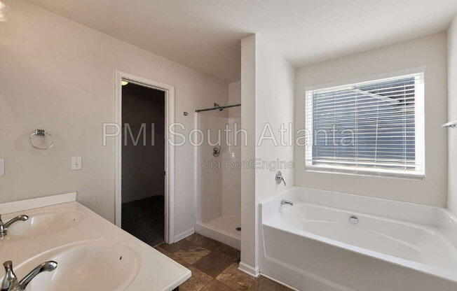 4 beds, 2.5 baths, 2,100 sqft, $1,950
