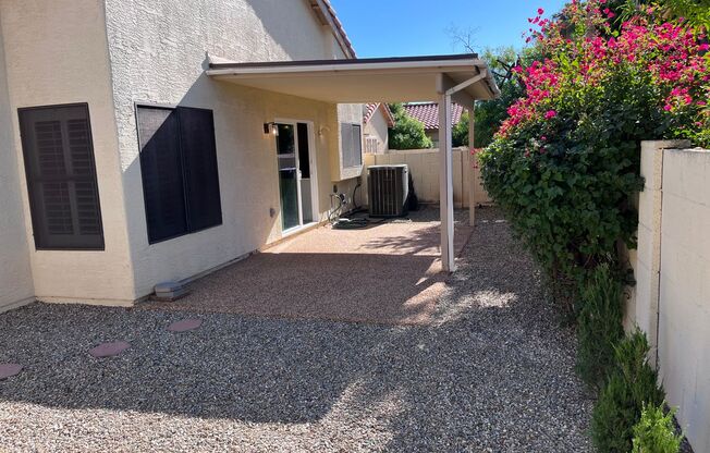 Adorable light and bright! 3Bedroom/2Bath Scottsdale Home!