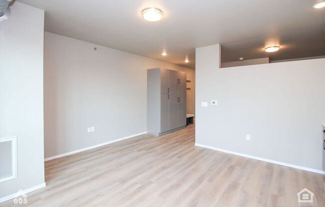 Studio, 1 bath, 558 sqft, $925, Unit 5521-5326