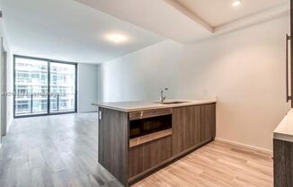 1 bed, 2 baths, $4,250, Unit # 4406
