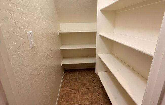 Spacious 2Bdm 2.5Ba Anthem Townhome with *NEW* flooring