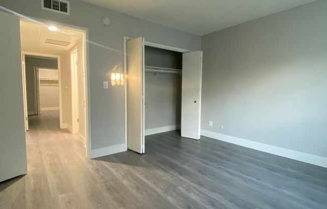 2 beds, 1 bath, 964 sqft, $2,695, Unit 7