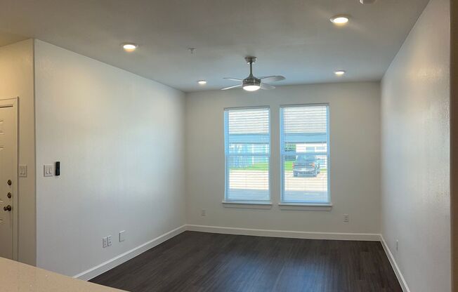 1 bed, 1 bath, 793 sqft, $1,150, Unit 268