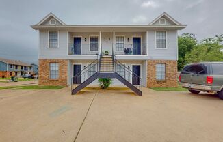 313 Queens Ct S 4-plex