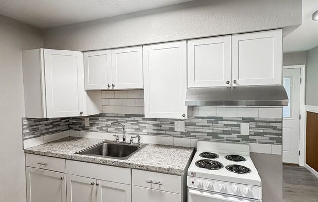 Studio, 1 bath, $850, Unit 25Th440#2