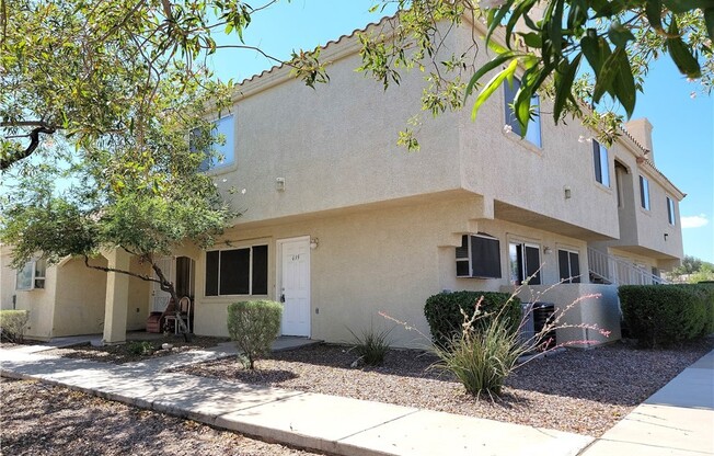 639 ANNE LN