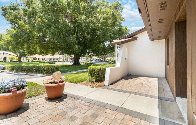 Beautiful Modern 2/1 Townhome in St. Cloud's Pine Lake Villas