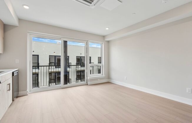 Studio, 1 bath, 398 sqft, $1,555, Unit Unit 734