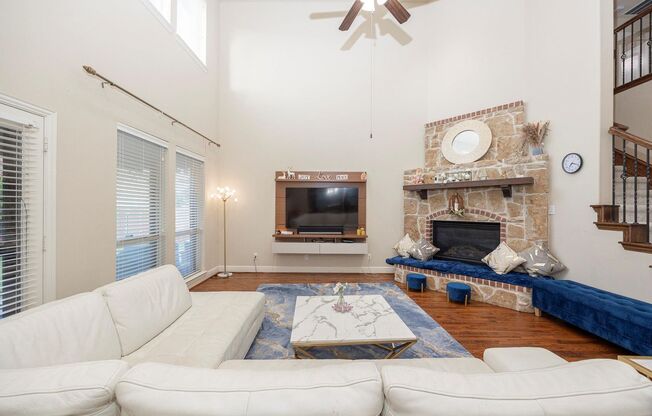 Fantastic opportunity to lease an executive home in desirable neighborhood.