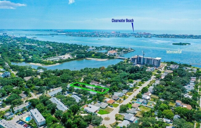 1102 SUNSET PT RD