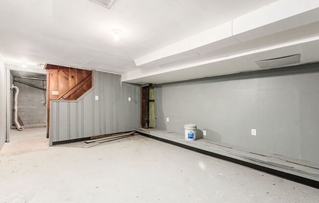 3 beds, 1 bath, 1,384 sqft, $1,195, Unit 1908 Cleveland Ave