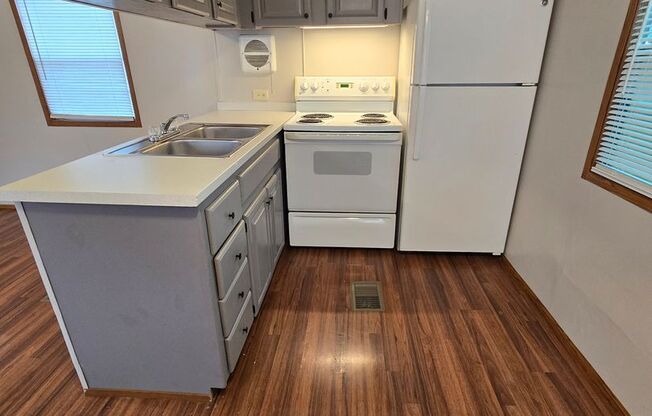 Newly Renovated Two Bedroom/1 Bath Mobile Home near Downtown Clover!!