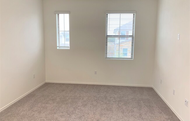 3 beds, 2.5 baths, $2,100