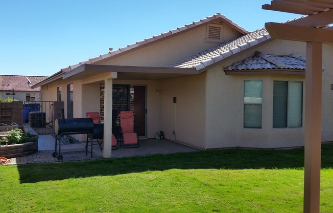 3 beds, 2 baths, $1,450