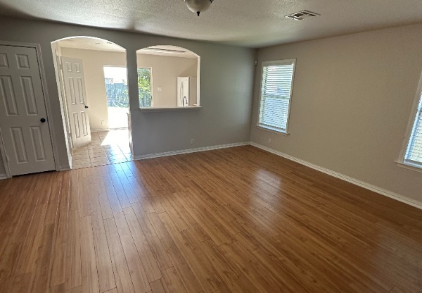 906 MUNICIPAL DR