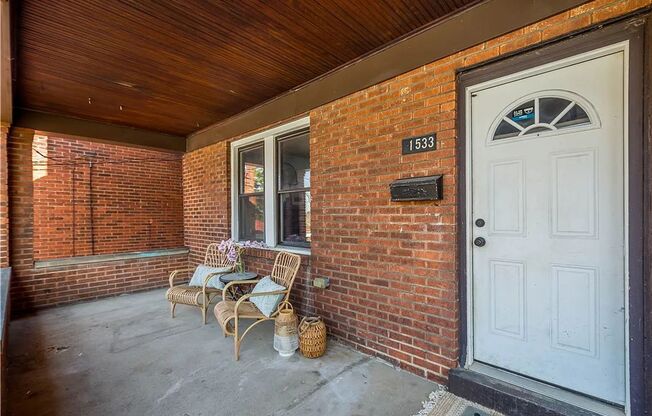 3 bed 1 bathroom - central air, outdoor space, laundry