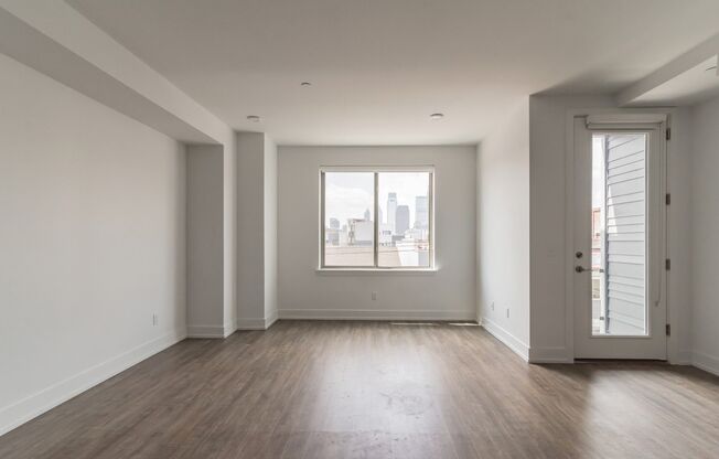1 bed, 1 bath, 818 sqft, $1,675, Unit Unit 310