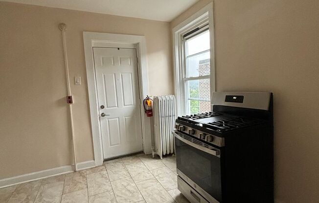 2 beds, 1 bath, $1,450