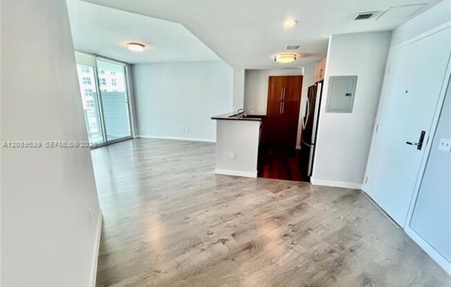 1 bed, 1.5 baths, $3,000, Unit # 2705