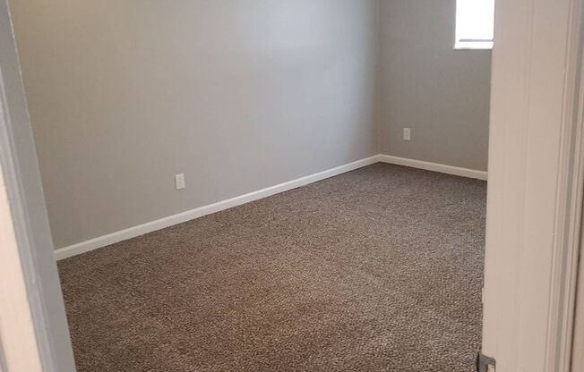 2 beds, 1.5 baths, 935 sqft, $910, Unit 7802-203