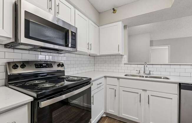 B1 kitchen at Jefferson Place in Irving, Tx